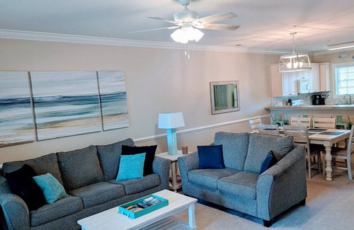 Central Myrtle Beach Condo | PERFECT for couples/families/golfers. Great Rate for Fall Golfers!