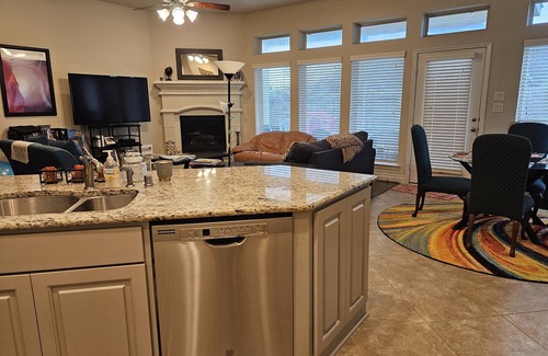 Houston House | Perfect for families, near Houston, Medical Center, NASA, Gulf Coast! Pets OK.