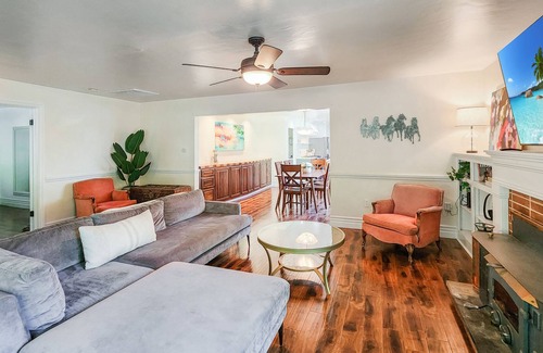 Winters House | Perfect for Family or Group Stay! Walk to Downtown + Easy Checkout