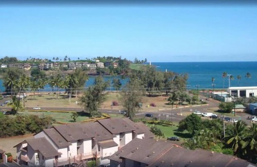 Nawiliwili Apartment | Perfect for Family! Relaxing Room, Kitchen, Onsite Pool, Close to Beach