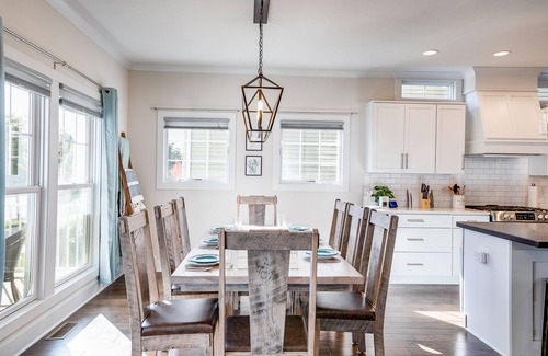 South Bend House | Perfect for Family Time, Friend Gatherings and all things Notre Dame!