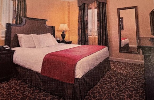 New Orleans Resort | Perfect for Mardi Gras Charming 1-bedroom suite on St Charles in Garden District