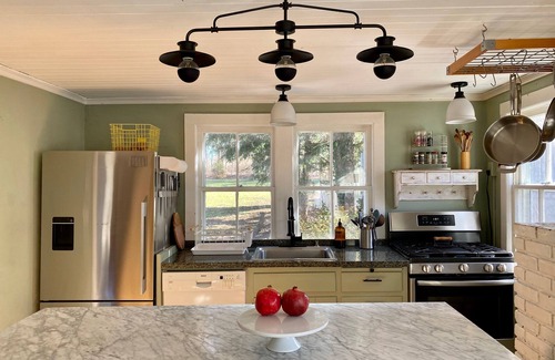 Saugerties House | Perfect for multi families or several couples wanting to get away from the city.