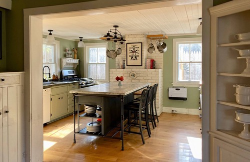 Saugerties House | Perfect for multi families or several couples wanting to get away from the city.