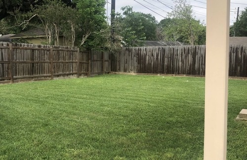 Westbury House | Perfect for roommates and dogs