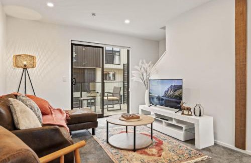 Mount Albert House | Perfect For You and Your Family
