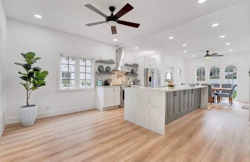 Old Northwood House | ❖ Perfect for your Family Vacation, Business Trip or to bring friends together