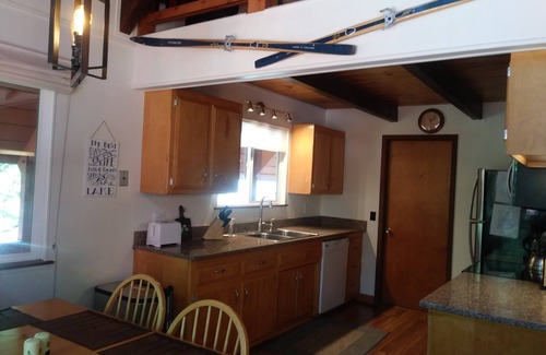 Carnelian Bay House | Perfect for Your Next Getaway! Classic Tahoe - Close to Everything!