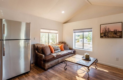 Black Canyon City Condo | Perfect, fully furnished 1-bed condo