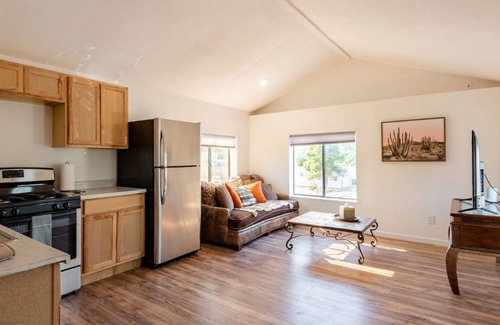 Black Canyon City Condo | Perfect, fully furnished 1-bed condo