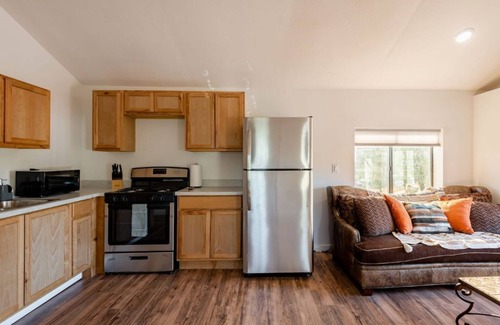 Black Canyon City Condo | Perfect, fully furnished 1-bed condo