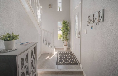 Palm Harbor House | Perfect GetawaY at Beach Bliss - Pet Friendly!