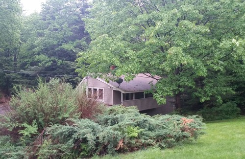 Bennington House | Perfect Getaway Home In The Monadnock Region of NH
