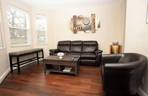 Roanoke Apartment | PERFECT GETAWAY IN DOWNTOWN WITH LUXURIOUS BATH