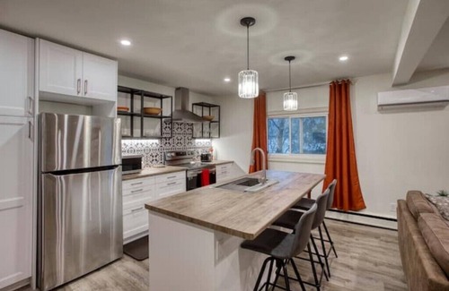Lincoln House | Perfect Getaway in Niagara Benchlands Wine Countrynn