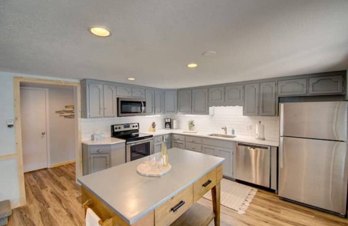 Climax Springs House | Perfect getaway! Quiet cove, large dock, great fishing, boat ramp on property.