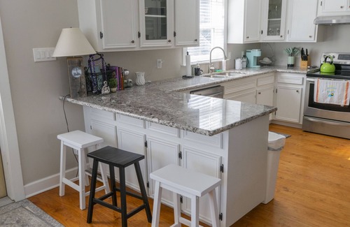 Galveston House | Perfect historic location between beach and strand