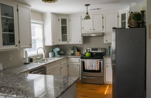 Galveston House | Perfect historic location between beach and strand