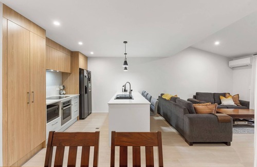 Pakuranga House | Perfect Holiday Home Or Short term rental in East Auckland