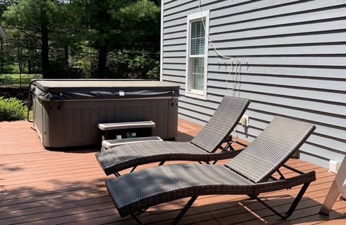 Union Pier House | Perfect Home, Private Hot Tub, Great Community Pool and Walk to Lake Michigan!