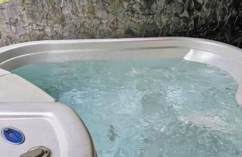 Skyland Cabin | Perfect Honeymoon cabin w/hot tub