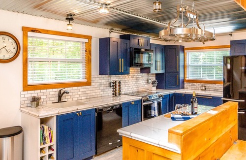 Woodbourne House | Perfect house to Escape to!!! Unique rental with lots of surprises!