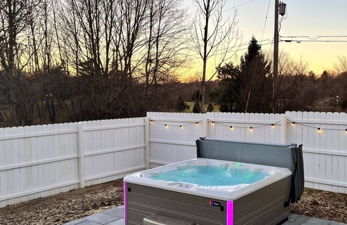 Hollowville House | Perfect Hudson Valley Getaway with HOT TUB!
