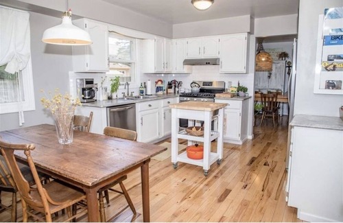 Saratoga Springs House | Perfect location in Saratoga Springs