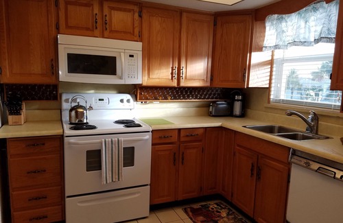 Siesta Key Condo | Perfect Location. Beautiful Waterviews. Heated Pool. 2 BD/2 BA