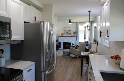 Oshkosh House | Perfect location for travel workers, close to everything and fully furnished!