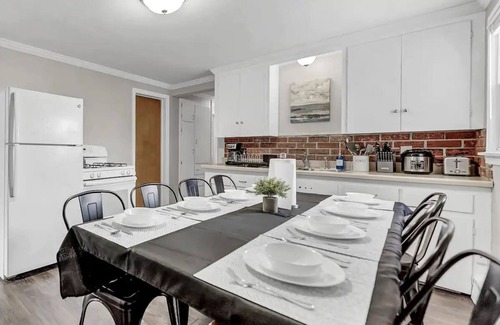 Hamburg Apartment | Perfect Location in Heart of Village