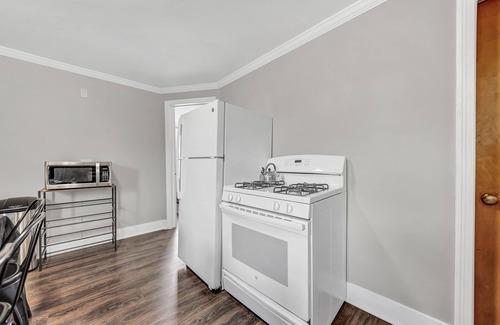 Hamburg Apartment | Perfect Location in Heart of Village