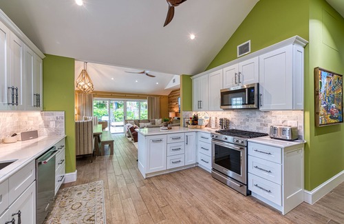 Downtown House | Perfect Location, nPrivate Heated Pool,nPristine Luxury Home!