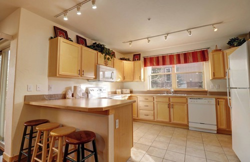 Frisco Condo | Perfect Location off Main Street Frisco, Spacious Open Layout, 101RB
