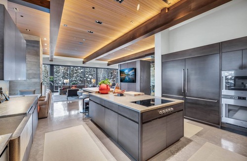 Park City House | Perfect location: Ski-in/Ski-out, Pool, Spa Room, Near Canyons Village Shopping and DIning