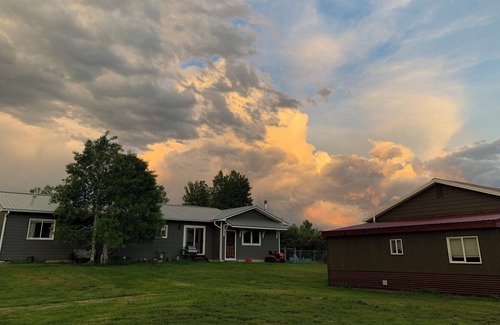 Bozeman Apartment | Perfect low key location, minutes from the airport. On the outskirts of town.