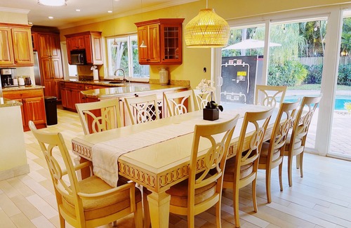 Coral Ridge House | Perfect Luxurious Friends & Family Vacation Home