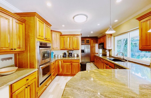 Coral Ridge House | Perfect Luxurious Friends & Family Vacation Home