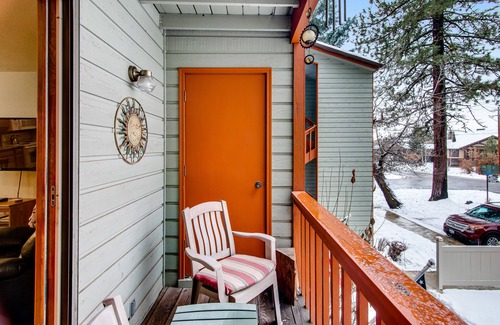 McCall Condo | Perfect McCall getaway w/private balcony, wood-burning fireplace, & free WiFi