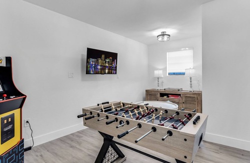 Olympia Heights House | Perfect Miami Pool House For Friends & Families