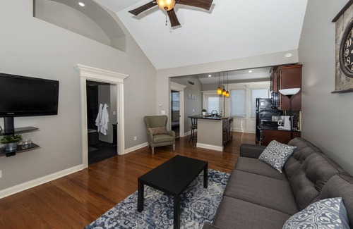 Riverview House | Perfect Modern Living minutes from KC's best attractions