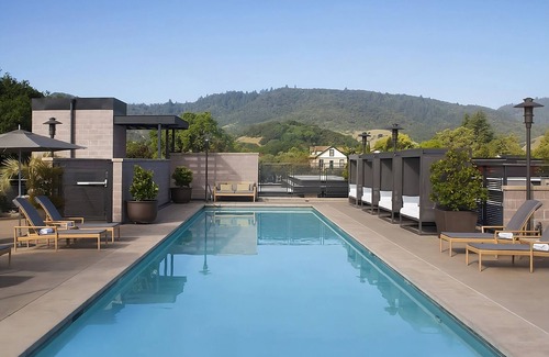 Yountville House | Perfect Napa Valley Luxurious Retreat! Rooftop Pool, Onsite Spa & Restaurant!