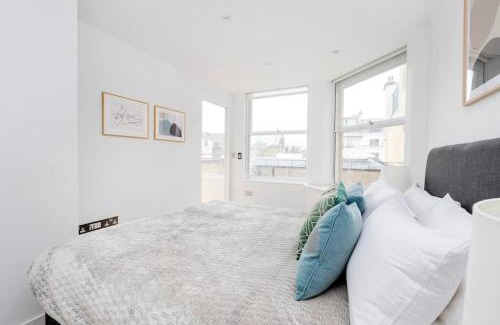 St James Apartment | Perfect One Bed in Green Park Station