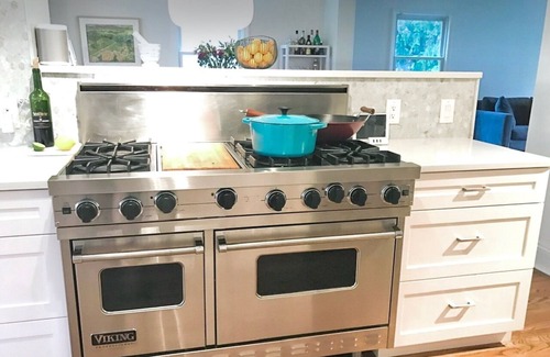 Larchmont House | Perfect Open Space Home in Quality Kid Friendly Neighborhood
