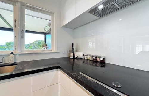 Te Atatu Peninsula House | Perfect Peninsular Location - 3 BR family home.