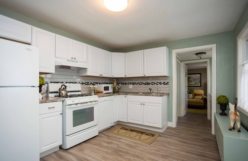 South Side Flats House | Perfect Place and Breakfast Too!