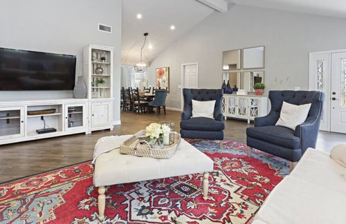 La Presa House | Perfect place for California dreamin'! Centrally located, affordable Home .