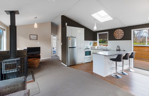 Hanmer Springs House | Perfect Position - Bush Views minutes from pools