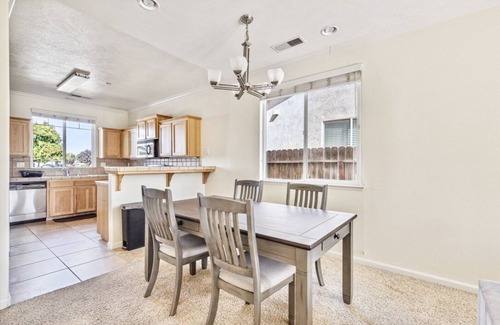 Fresno House | Perfect Private Fresno Getaway Near Downtown!