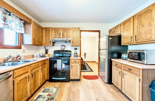 Dawsonville House | Perfect Private Waterfront Getaway on Lake Lanier!